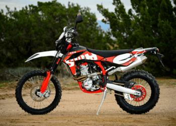 Kawasaki klr650 motorcycle